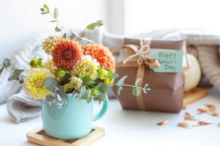 mothers day flower delivery singapore 1000x667 1 768x512 - What, When, Why & How: Mother's Day Edition with BearloonSG