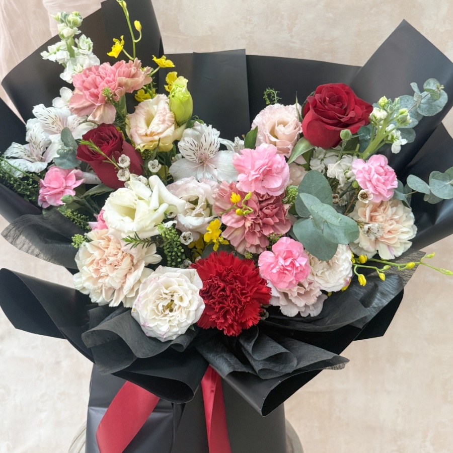 Money Pulling Flower Bouquet - Ruby