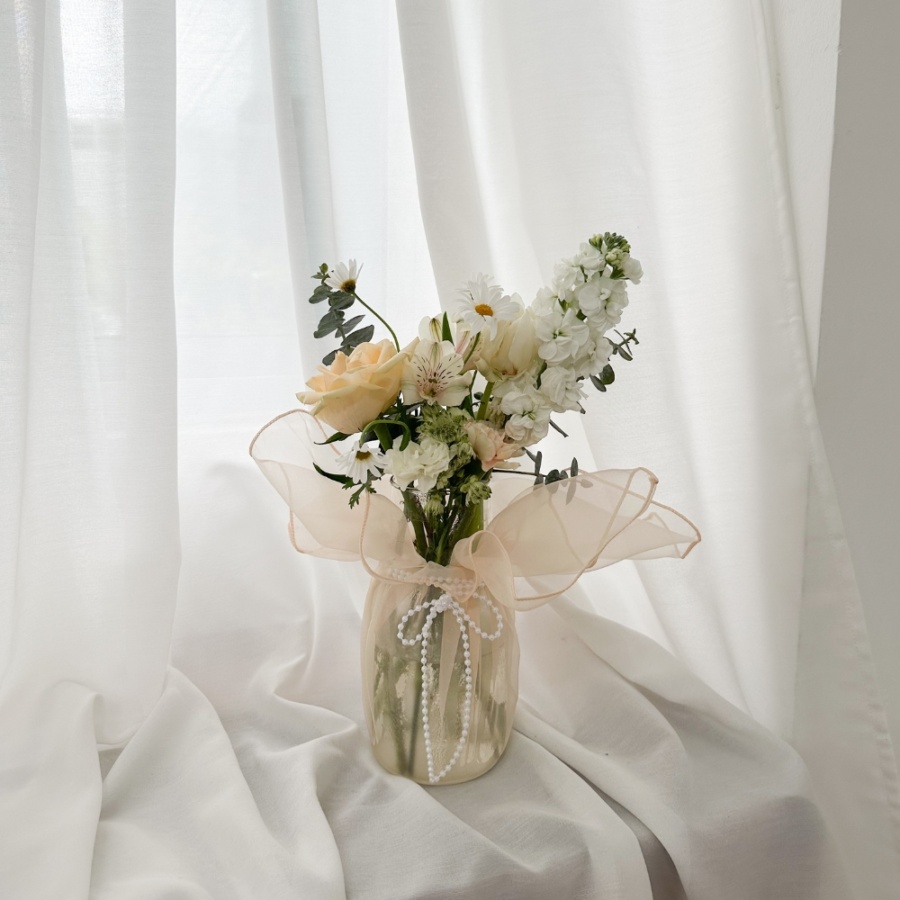 Blossom Jar (Ivory)