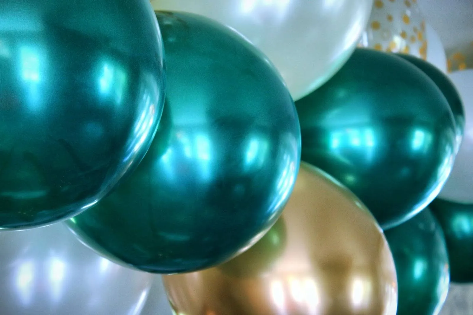 Essential Elements of a Stunning Balloon Garland