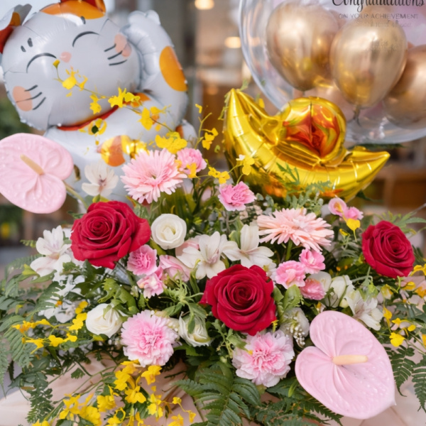 Splendid Victory Flower Stand