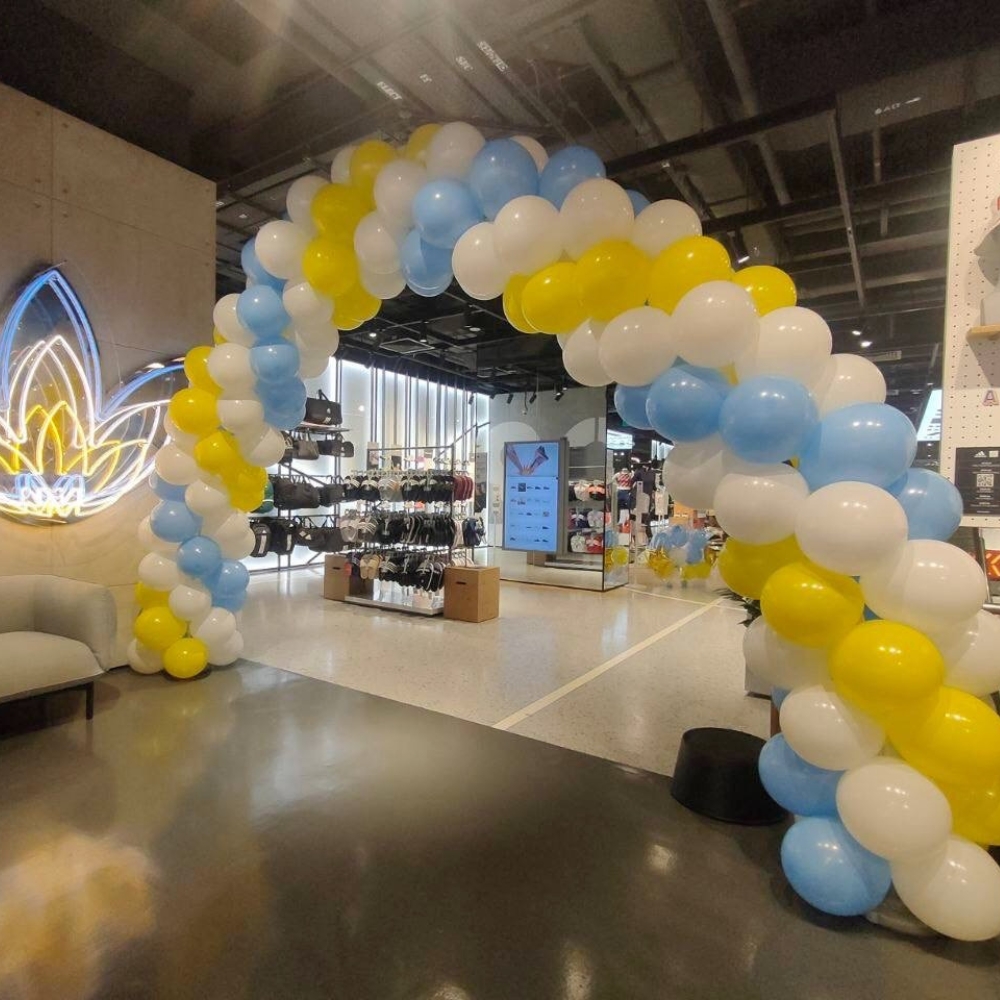 Adidas balloon arch