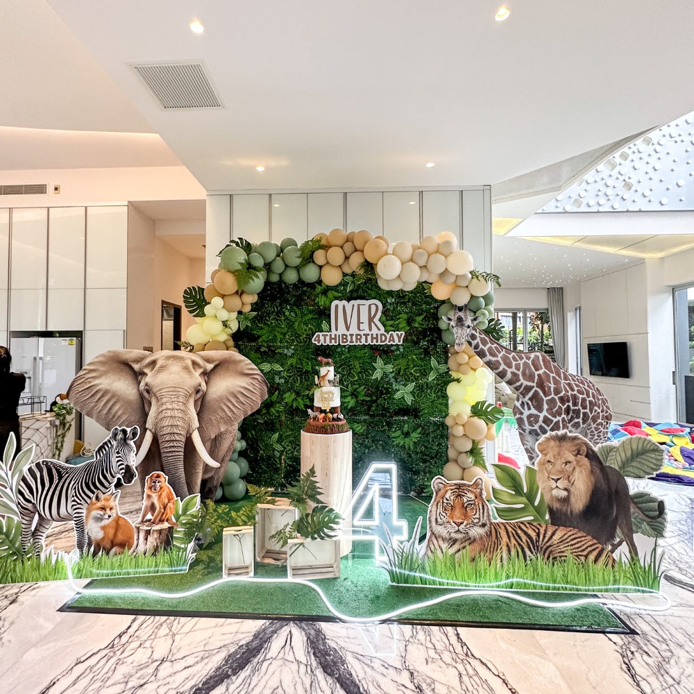 Jungle theme party backdrop