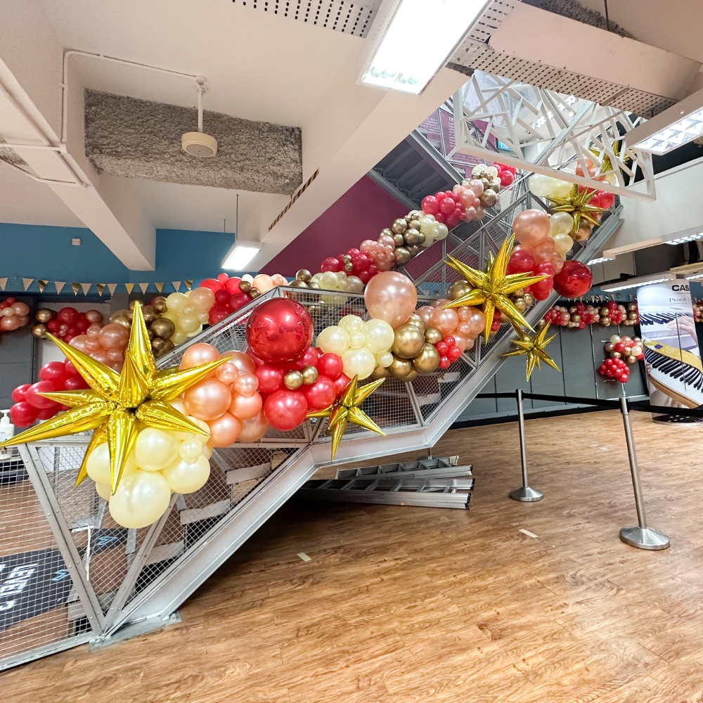 popular's annivesary balloon garland